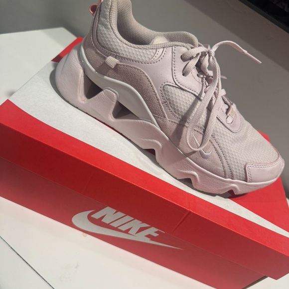 Nike Women's Light Pink Sneakers size 7.5 - Picture 1 of 2